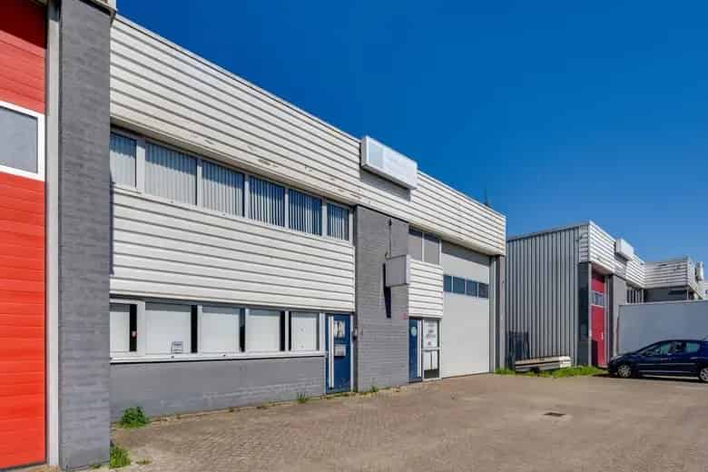 Bedrijfsruimte te huur Ridderkerk 202m2 Kantoor 107m2