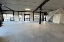 83 m2 Bedrijfsruimte te Huur Heinenoord - Moderne Kantoor Showroom