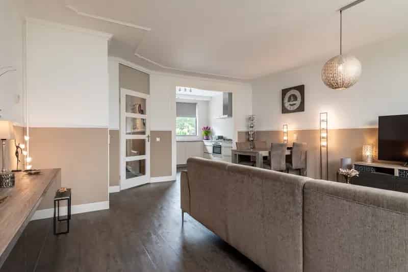 Hoekwoning Steenbergen Ruime Garage Serre Tuin 111m²