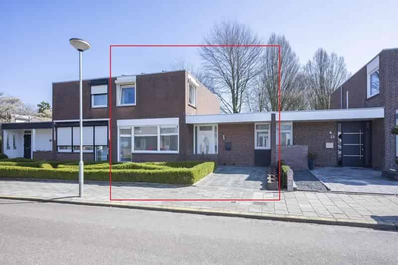 Instapklare 3 Slaapkamers Tweekapper Landgraaf