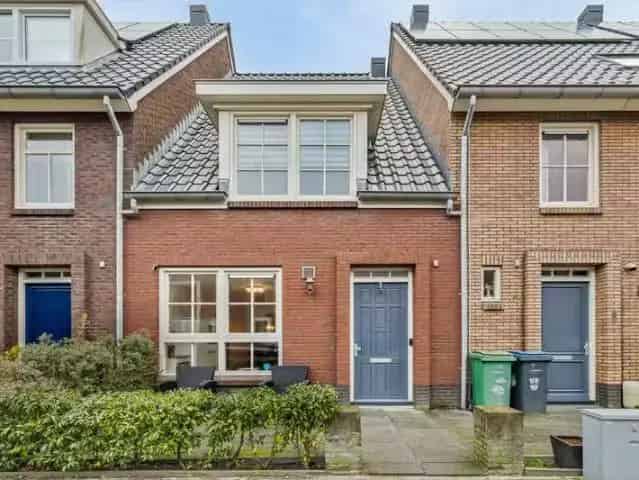 Westhove 127 Amstelveen: Ruime 5 Slaapkamers, 2 Badkamers, Energielabel A