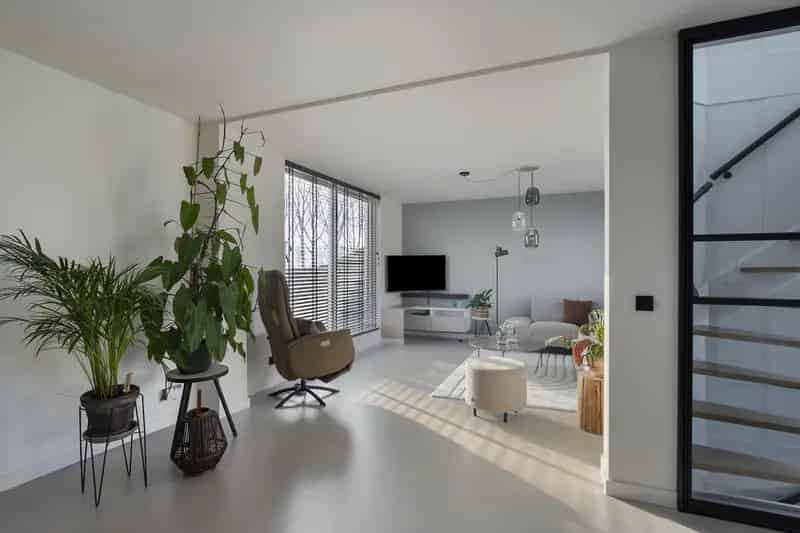 Luxe Gezinswoning Dordrecht 4 slaapkamers Garage Balkons Tuin Studio
