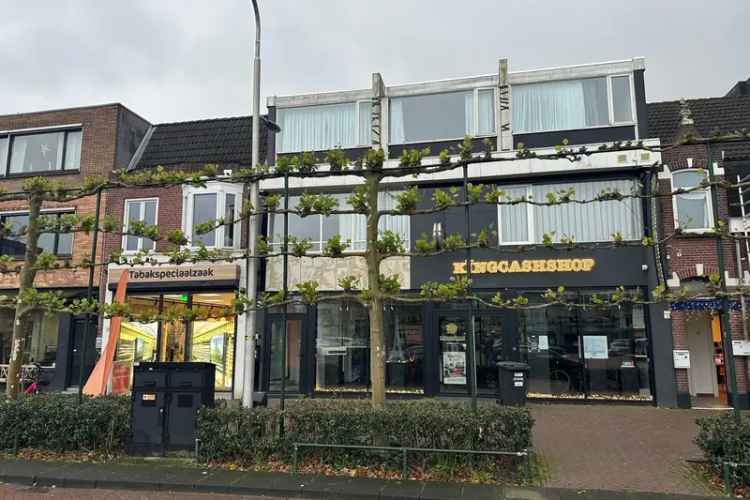 Winkelruimte met Bovenwoning te Koop Besterdplein 32 Tilburg