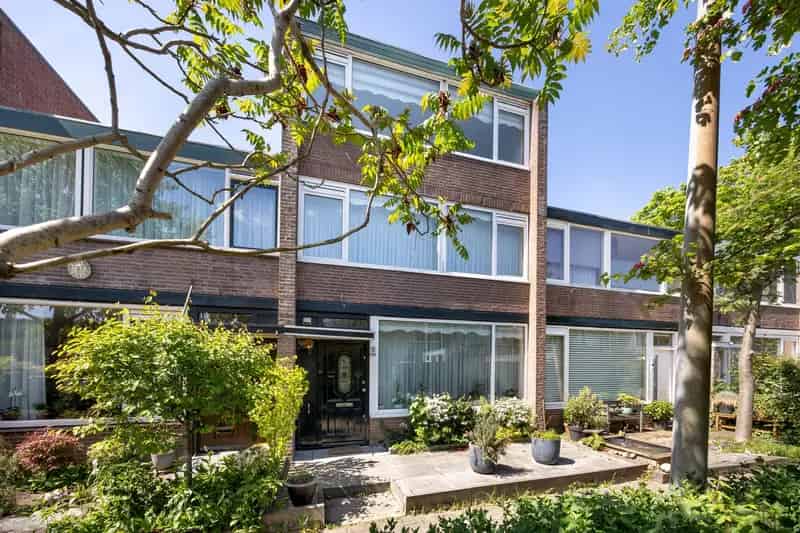 Ruime gezinswoning Haarlem Molenwijk 5 slaapkamers dakterras