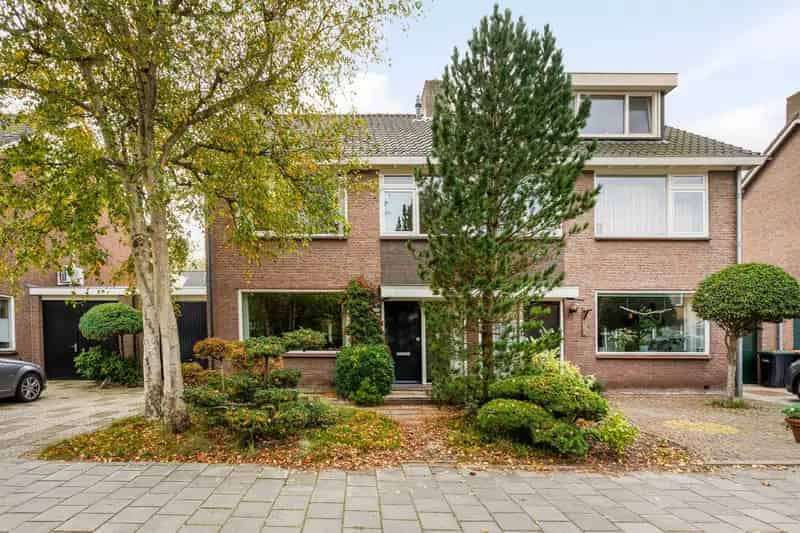 5 Slaapkamers Huis te Koop Krommenie