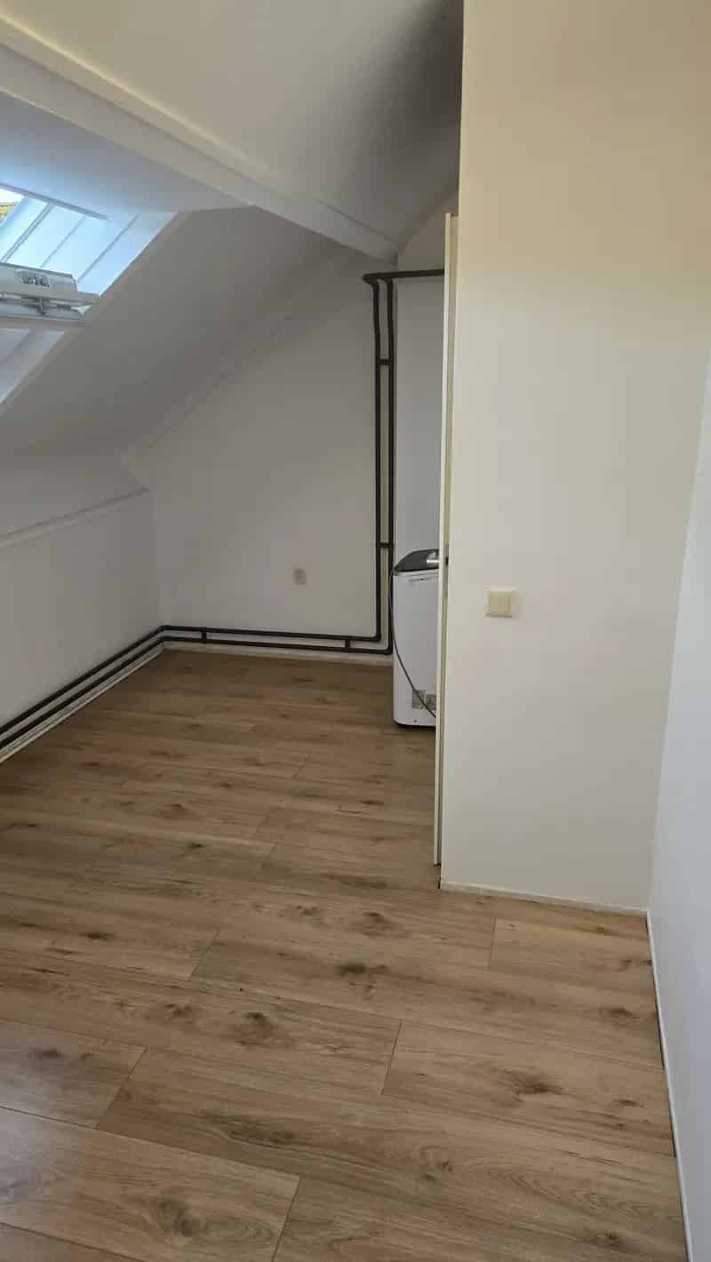 Eengezinswoning Nieuwe Keuken Laminaatvloer Airco