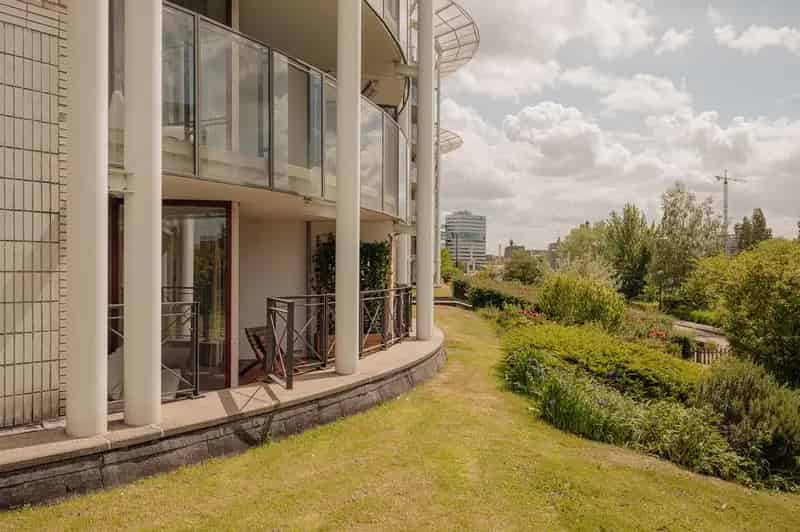 Amsterdam Oost: Luxe Appartement met Terras aan de Amstel