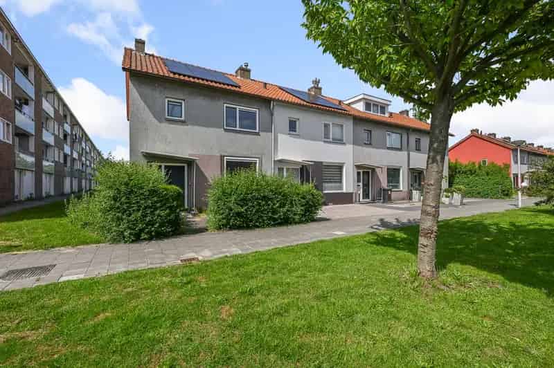 Huis te koop Zaandam: Gezellige gezinswoning met diepe tuin