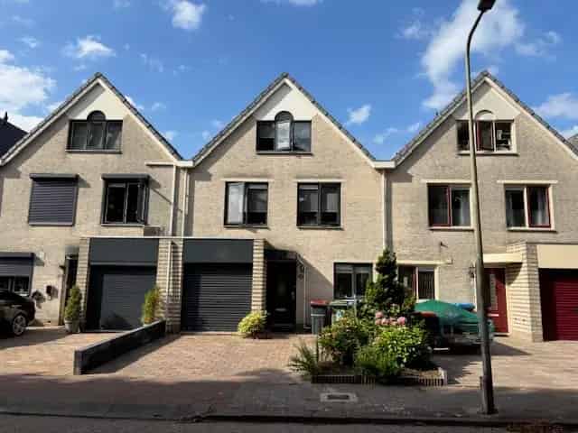 Huis te koop Brielle 7 kamers Nieuwland ruim perceel