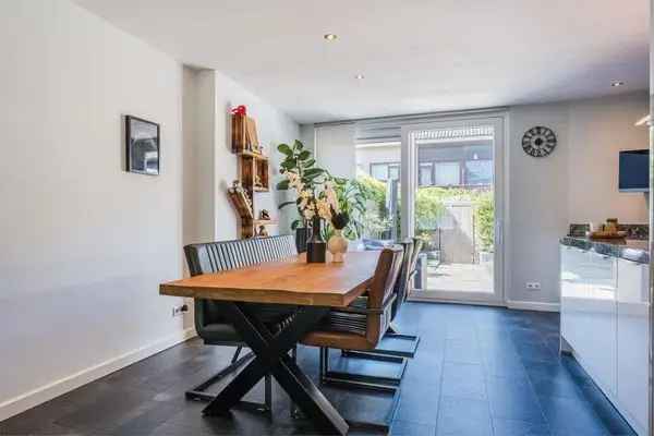 Ruime 5-kamer Eengezinswoning Barendrecht