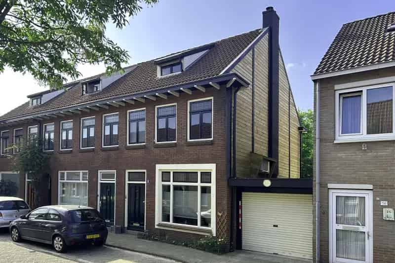 Hoekwoning Enschede Garage Werkplaats Karakter
