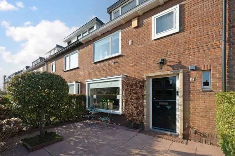 Huis te koop Loosdrecht: Ruime 4 slaapkamer woning, energielabel B