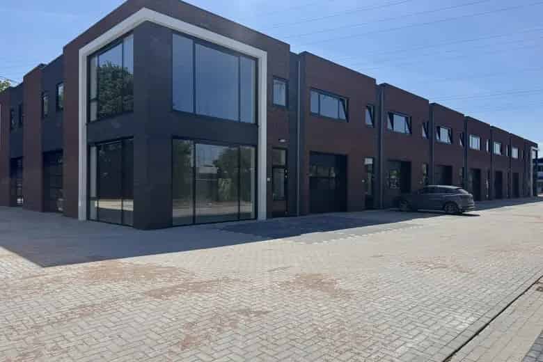 109m2 Bedrijfsruimte te Huur Zwolle - 218m2 Kantoor Opslag