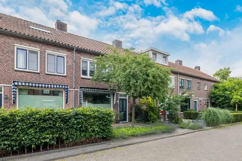 Huis te koop Breda Brabantpark 4 slaapkamers 122m² tuin