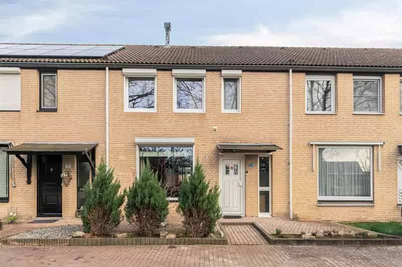 Ruime Tussenwoning Veldhoven Dorp 4 Slaapkamers Carport