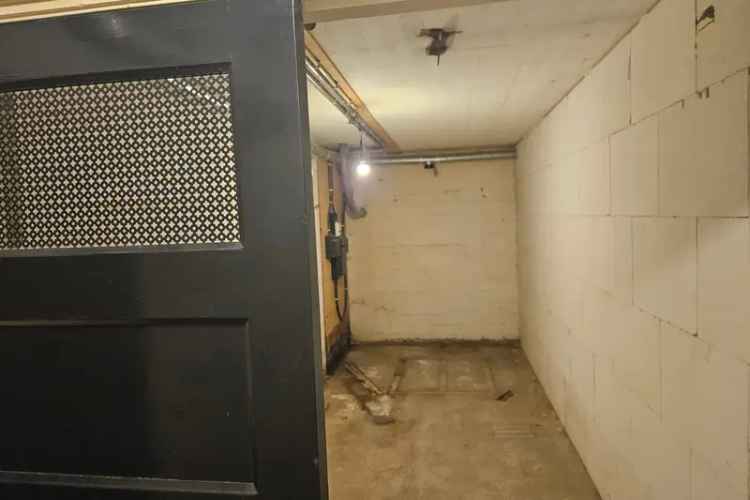 Huis te koop Willemstraat Den Haag  Ruime berging Buurtschap 2005