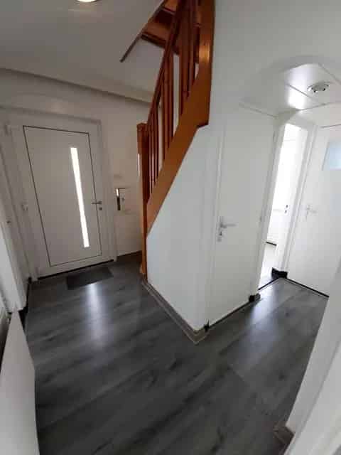 2 Onder 1 Kap Woning Bunde 130m2 5 Kamers te Huur