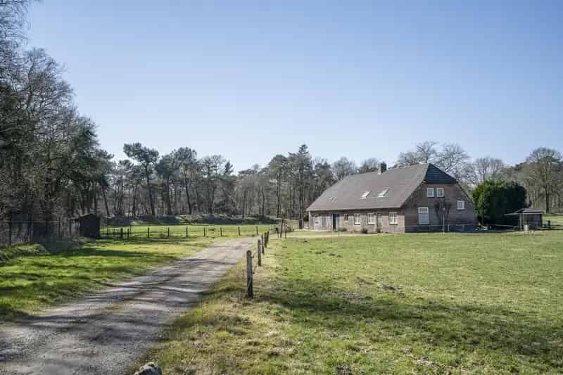 Boerderijwoning 3 hectare grond Bakel