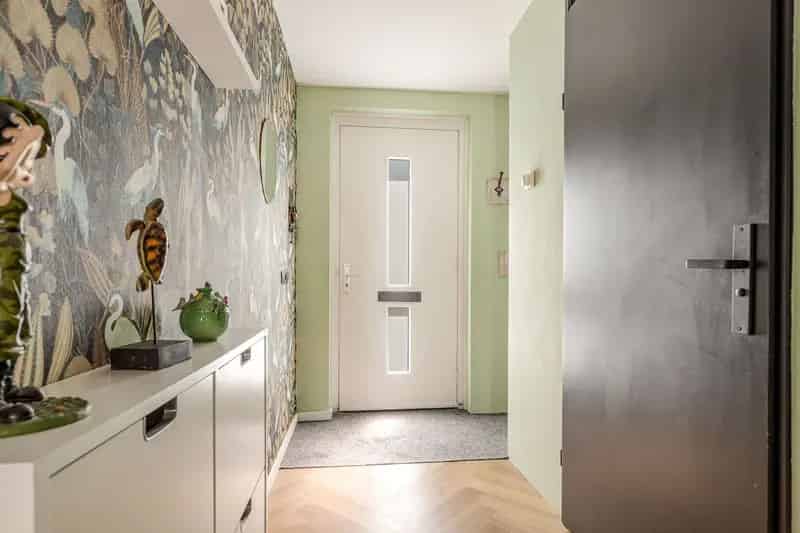 Ruime 5 Slaapkamers Tussenwoning Houten Moderne Keuken Tuin