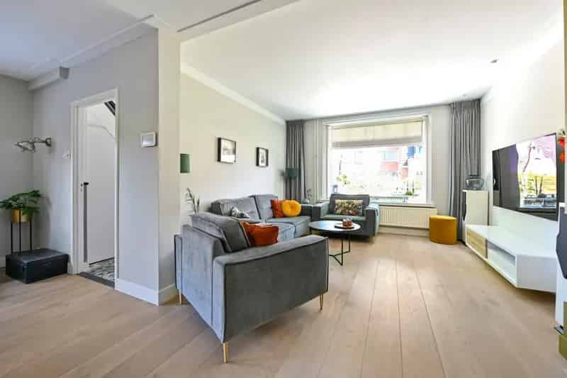 Huis te koop Huizen De Ruyterstraat: Ruime villa met tuin en garage