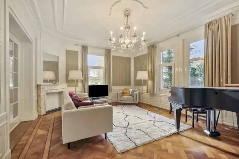 Uniek Appartement 124m2 Nabij Station - 40+ - Geen Kinderen/Huisdieren