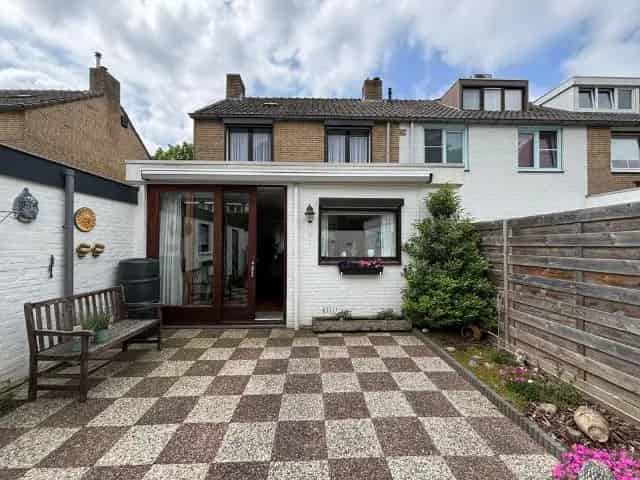 Te Huur: Huis Glazeniersdreef Maastricht 3 slaapkamers Garage Tuin