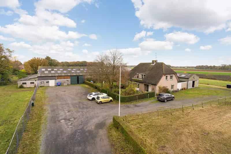 Paardenhouderij Heerle: Bedrijfswoning, Rijhal & Stallen