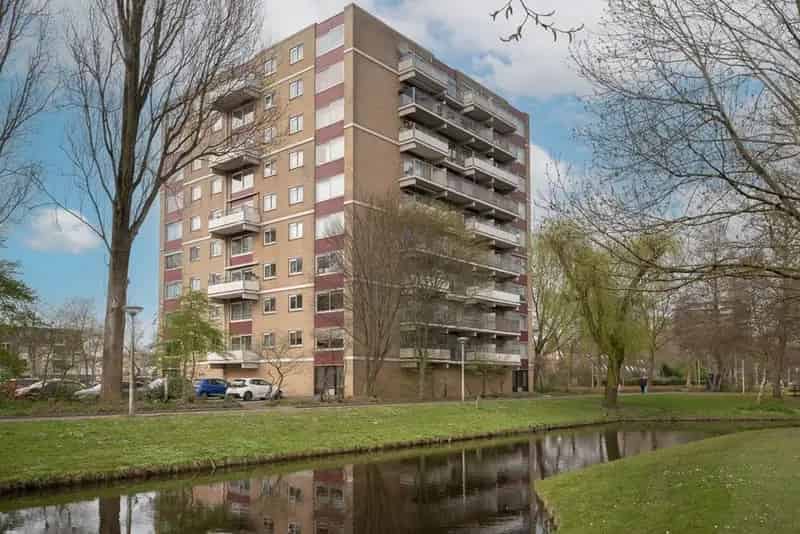 Ruim 2 Kamer Appartement Amstelveen Balkon Nabij Winkels Openbaar Vervoer