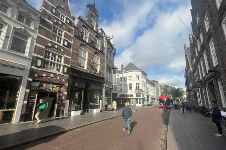 Winkel Den Bosch | Zoek winkels te huur: Hooge Steenweg 30 5211 JP Den Bosch [funda in business]