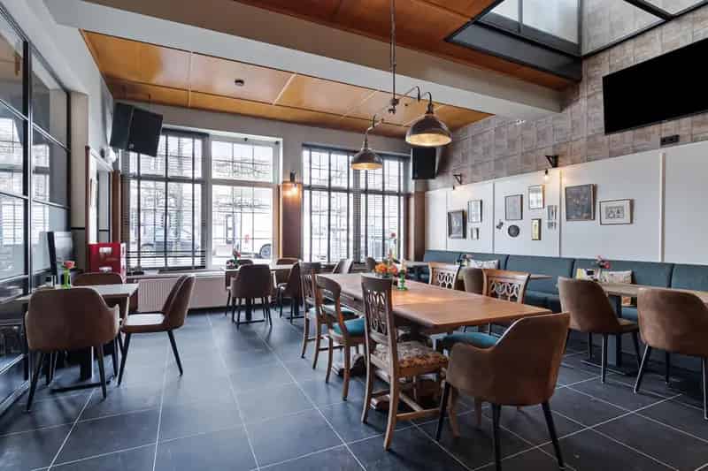 Ruim pand Sint Philipsland: Restaurant Hotel Appartement 365m2