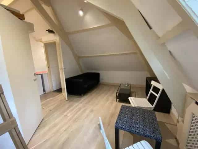 Luxe Studio Rotterdam Ijsselmonde  Prive Parkeerplaats en Berging