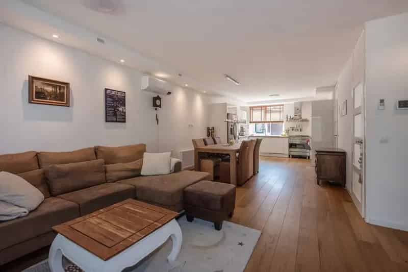 Moderne 6-kamer woning Zoetermeer 5 slaapkamers garage grote tuin