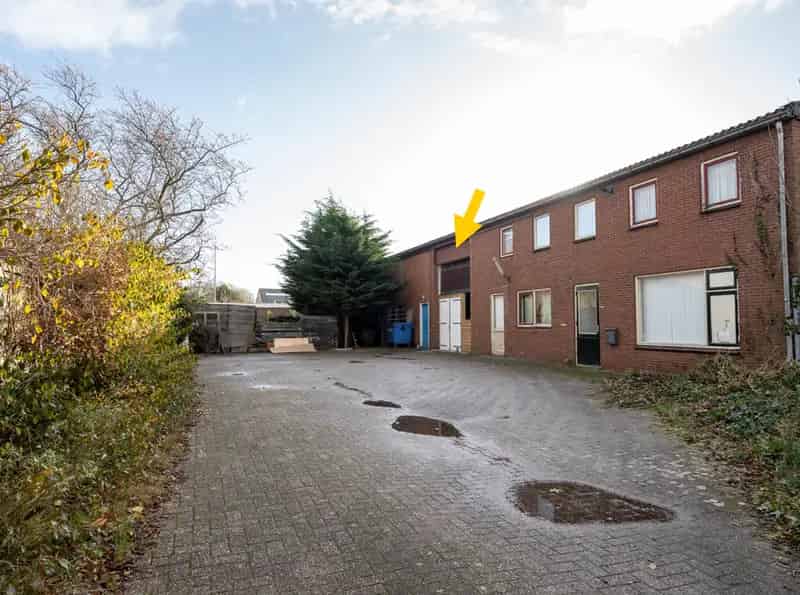Garagebox Den Burg te huur 300m3 Opslag Lichte Werkzaamheden
