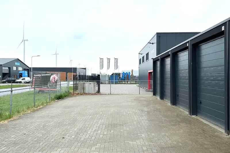 Garagebox Biddinghuizen te Koop - 26 5m² - Beveiligd - Geisoleerd