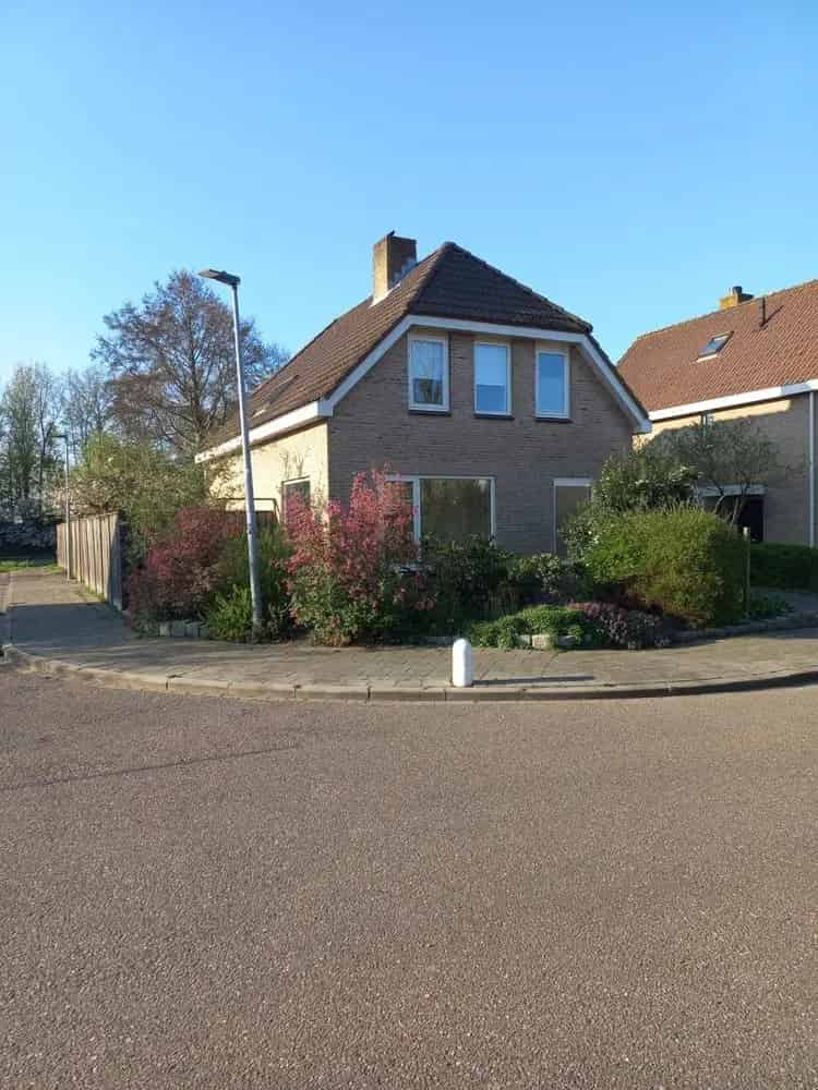 Ruime gezinswoning Sommelsdijk nabij N217