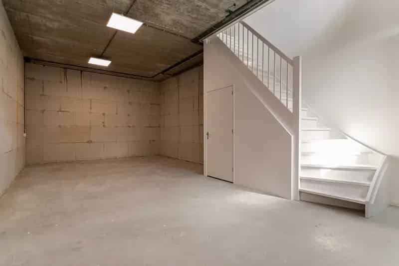 Bedrijfshal Almere te huur 104m2  Hoogwaardig afgewerkt