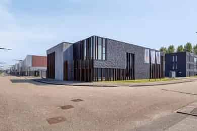 248 m2 Bedrijfsruimte te Huur Hoofddorp - Modern Kantoor met Parkeerplaatsen