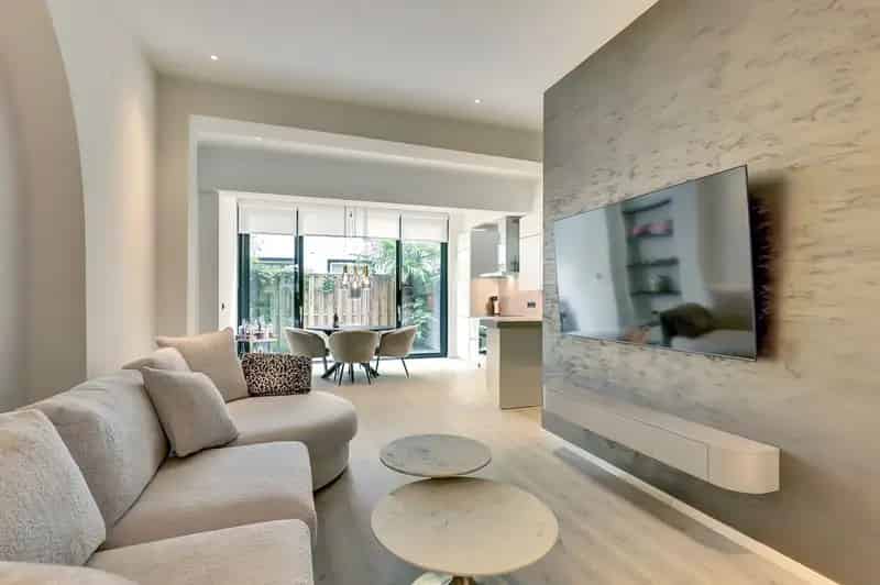 Amsterdam Pijp: Gerenoveerde Benedenwoning 63m2 met Stadstuin