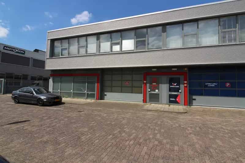 Bedrijfsunit te koop Vlaardingen: Winkel Detailhandel Kantoor Magazijn