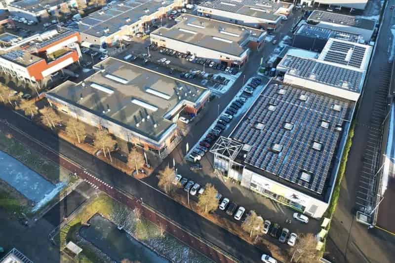 Bedrijfshal te Huur Barendrecht 388m2 Showroom Kantoor
