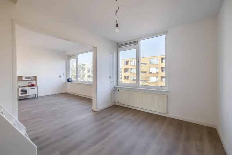 Ruim Licht Appartement Nabij Bos en Heide