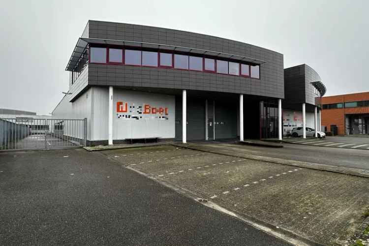 Bedrijfshal te Huur Alphen aan den Rijn 2799m²