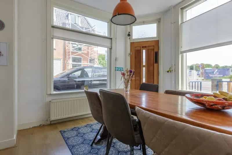 Gerenoveerde Hoekwoning Delft 4 slaapkamers 2 badkamers
