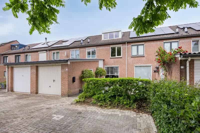 Huis te koop Veghel: Ruime 4 slaapkamer woning met garage en energielabel A