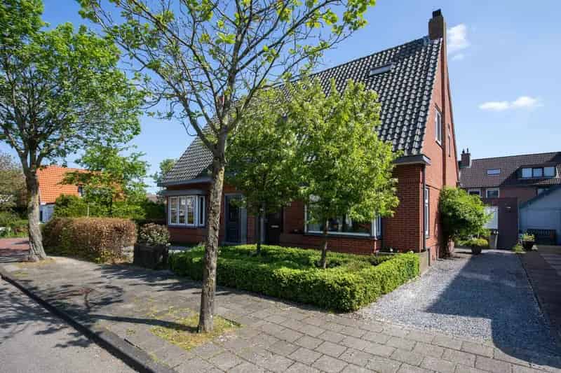 Jaren 30 woning Aalsmeer 5 kamers luxe keuken tuin zonnepanelen