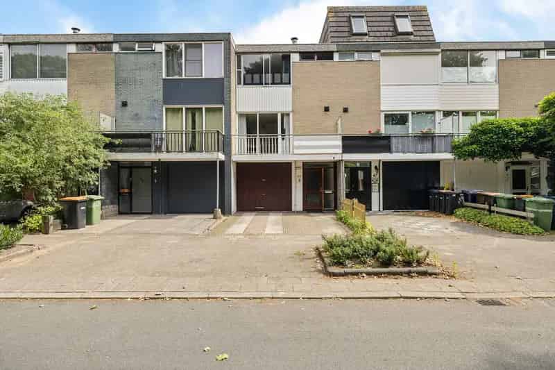 Huis te koop Soest: Ruime gezinswoning met garage en bijgebouw