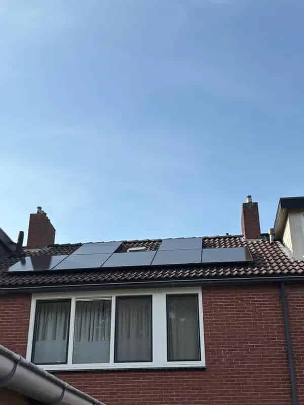 Tussenwoning Hardenberg Nabij Centrum - Nieuwe Keuken - Zonpanelen