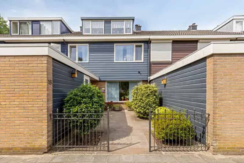 Huis te koop: Pijnboomstraat 18 3203 XM Spijkenisse | Funda