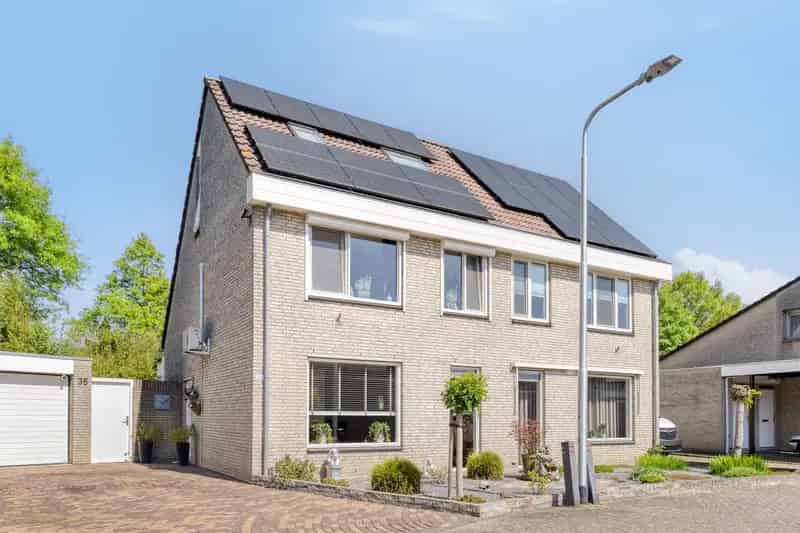Te Koop: Moderne Tweekapper Gesworen Hoek Tilburg