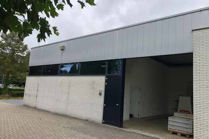 Bedrijfshal te Huur Emmen 95m2 Opslag Kantoor